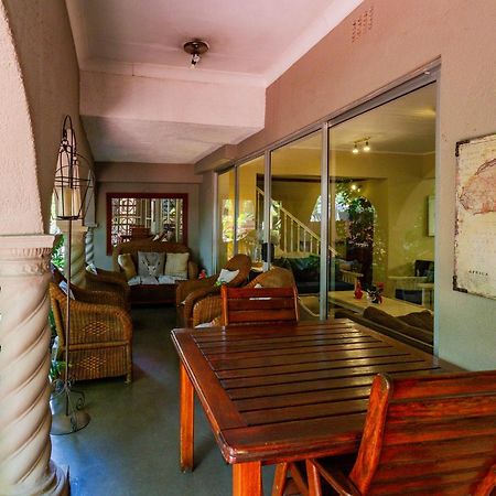 Pumleni Guesthouse Hartbeespoort Bagian luar foto
