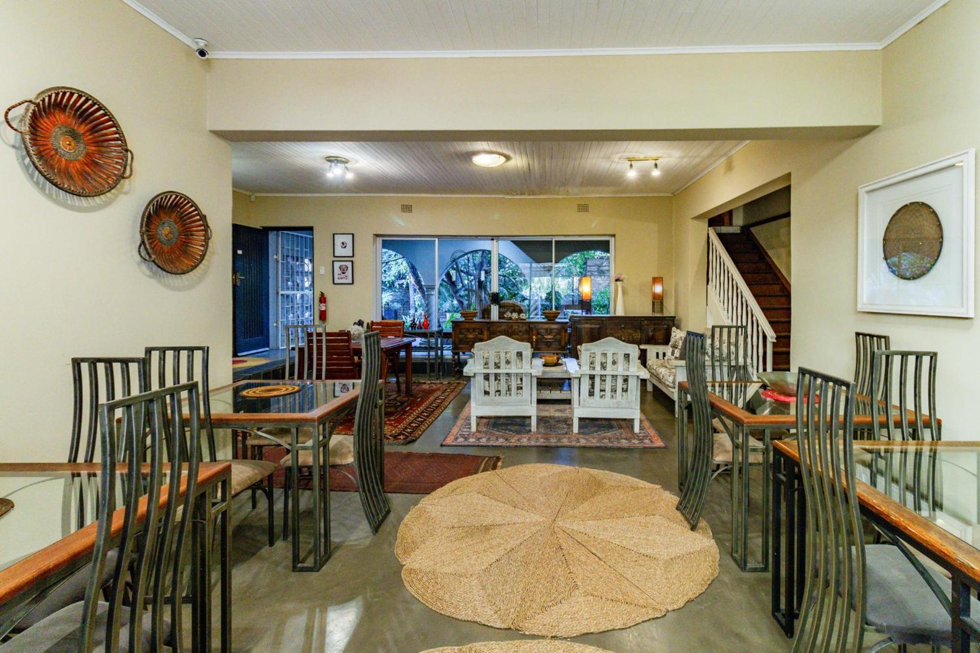 Pumleni Guesthouse Hartbeespoort Bagian luar foto