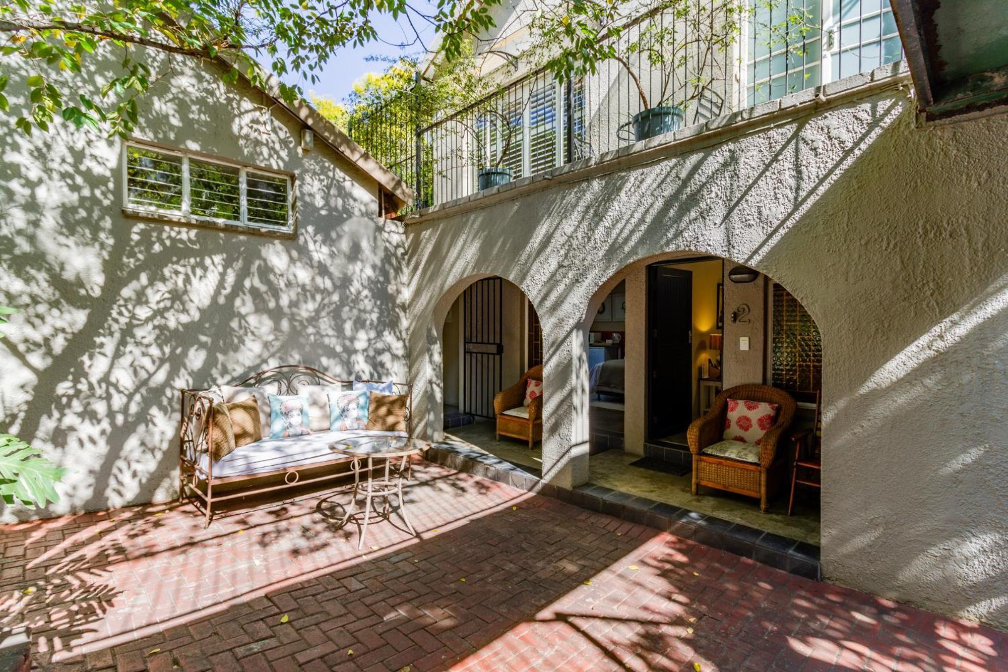 Pumleni Guesthouse Hartbeespoort Bagian luar foto
