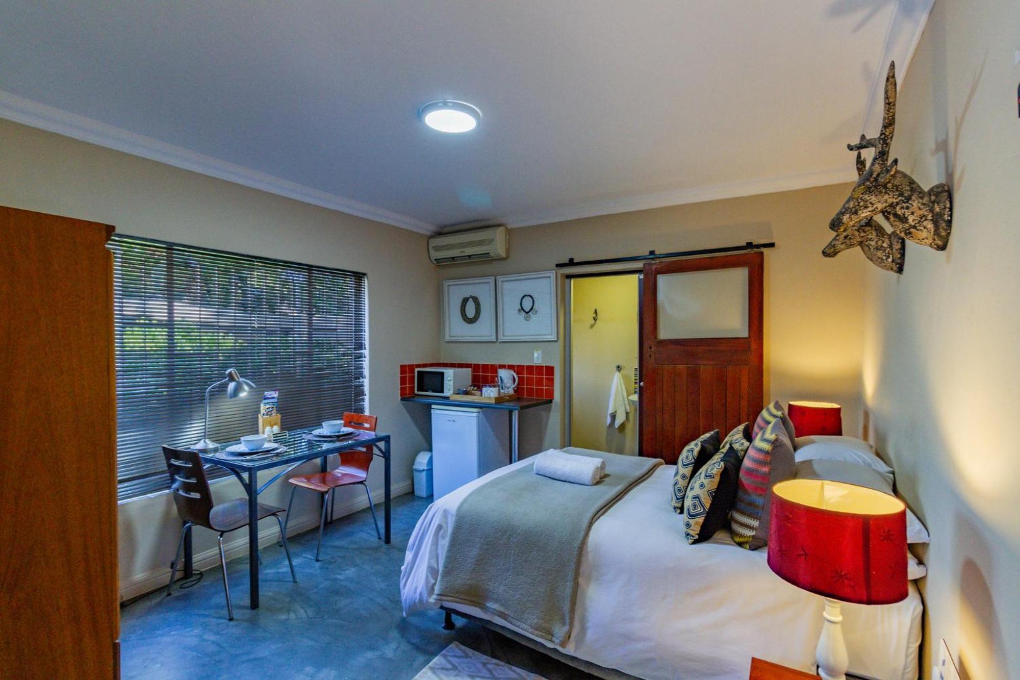 Pumleni Guesthouse Hartbeespoort Bagian luar foto
