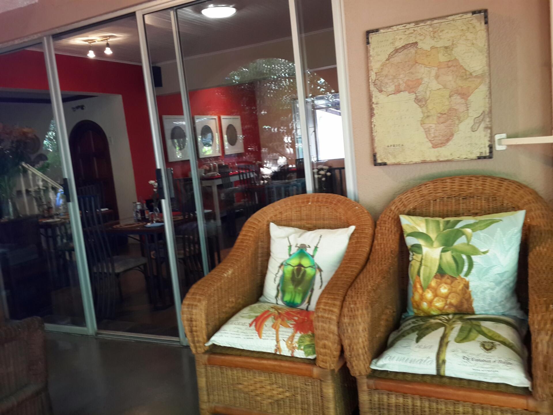 Pumleni Guesthouse Hartbeespoort Bagian luar foto