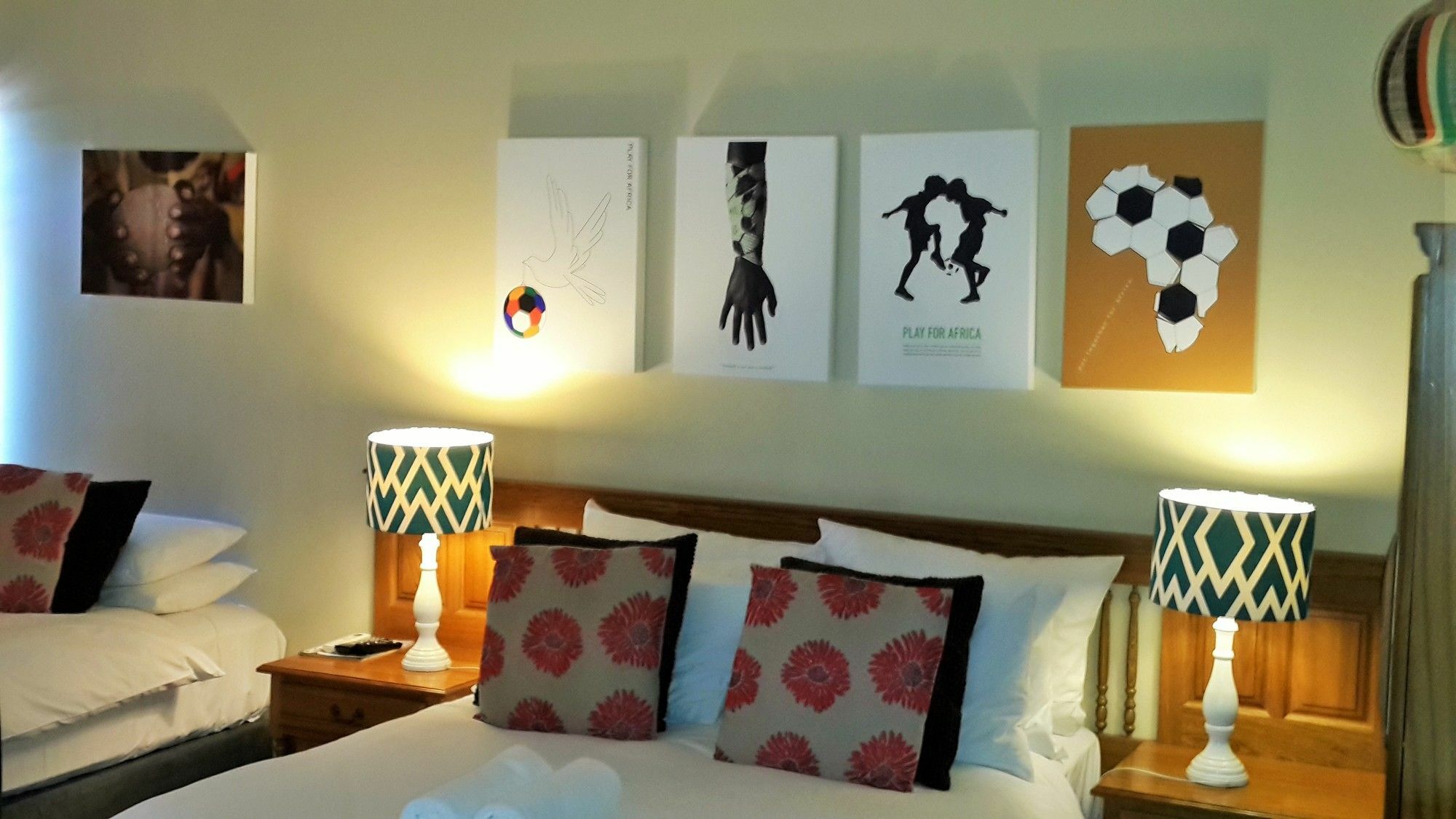 Pumleni Guesthouse Hartbeespoort Bagian luar foto