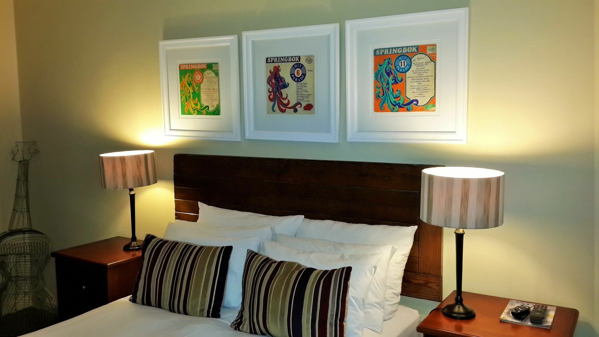 Pumleni Guesthouse Hartbeespoort Bagian luar foto